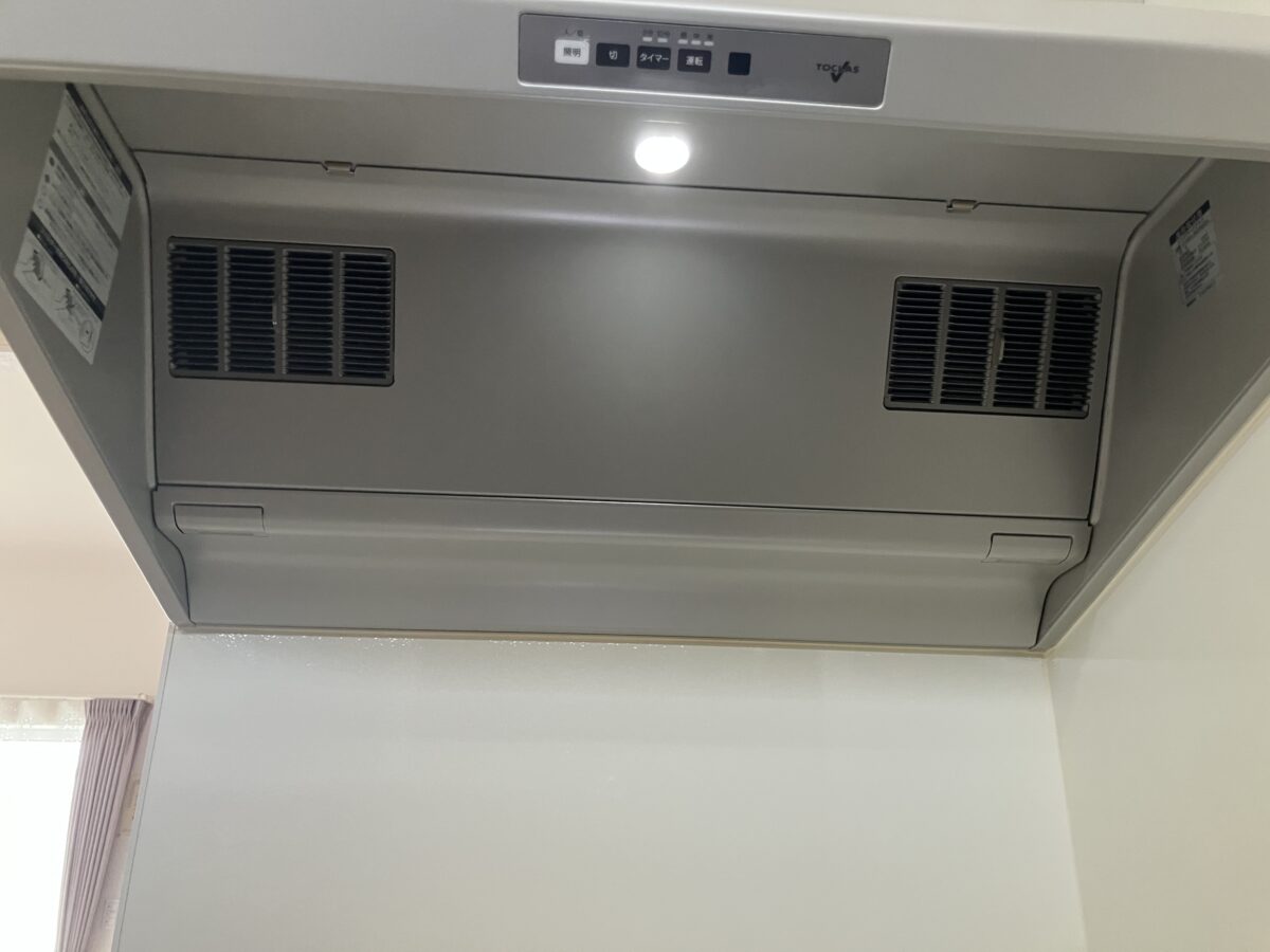 戸建レンジフード、キッチン清掃の様子